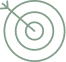 Cible avec plusieurs cercles concentriques et une flèche pointant vers le centre, symbolisant la précision et l'atteinte d'un objectif.