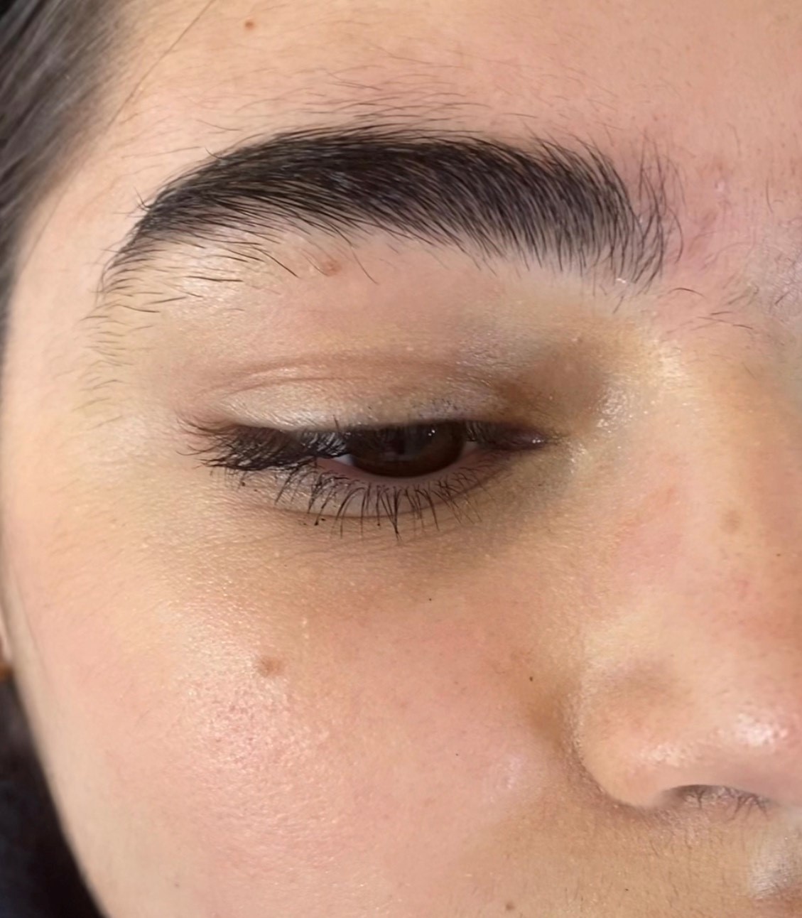 Épilation au fil à Toulouse